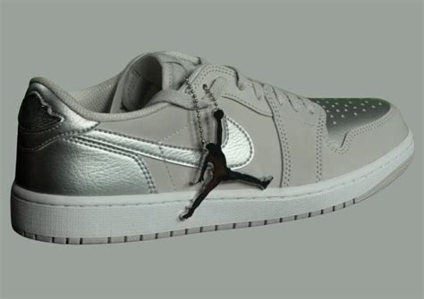 nike jordan zilver|Jordan 1 Low OG Metallic Silver Men's .